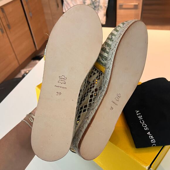 Cobra Society Handwoven Yellow & Grey Patterned Pull-On Shoes Size 39 - Picture 6 of 7